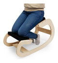 Kniestuhl in Schwarz mit ergonomisch